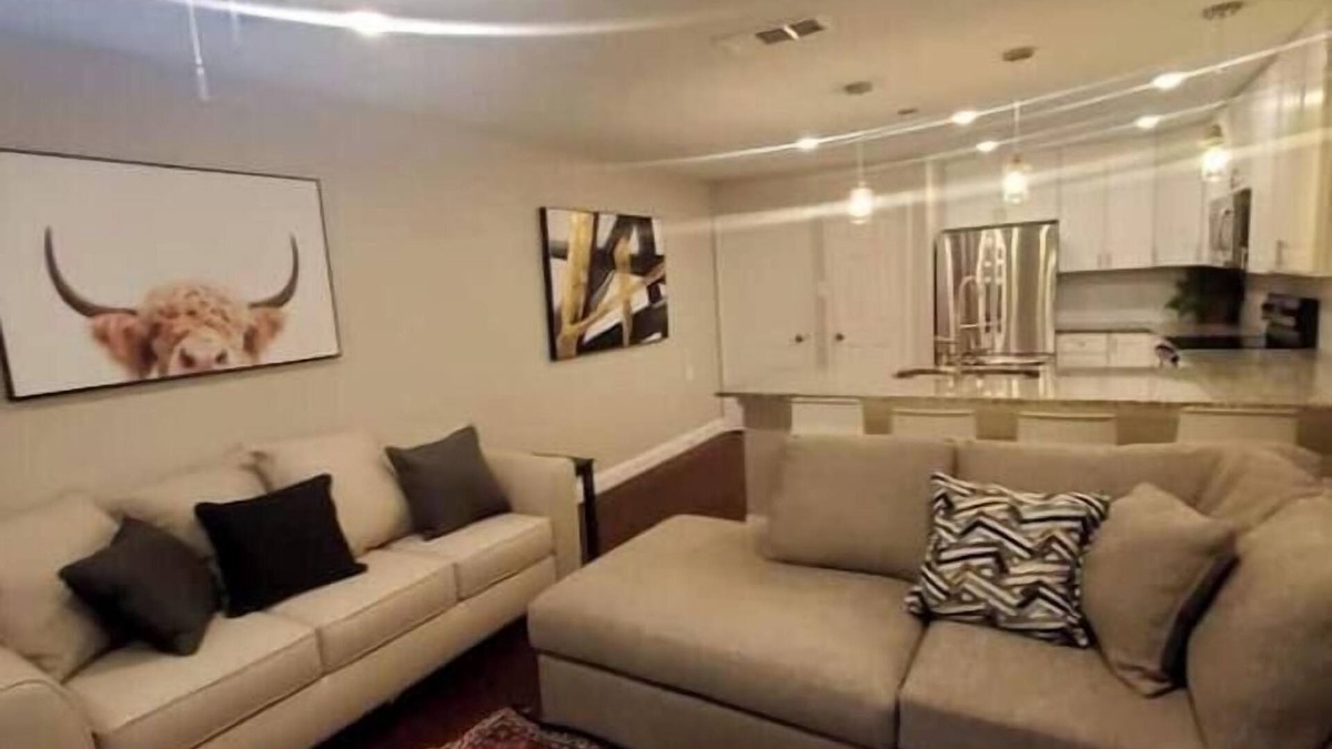 Mesquite House | SUPERHOST/Spacious Titun Enclave Rodeo < 1mile. Baby Crib