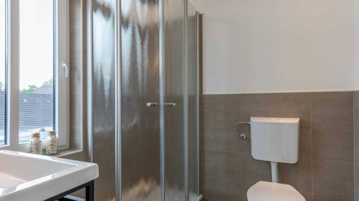 Leer Cottage | Superior double room 7 (top floor left) - 24/7 self-check-in, 14008