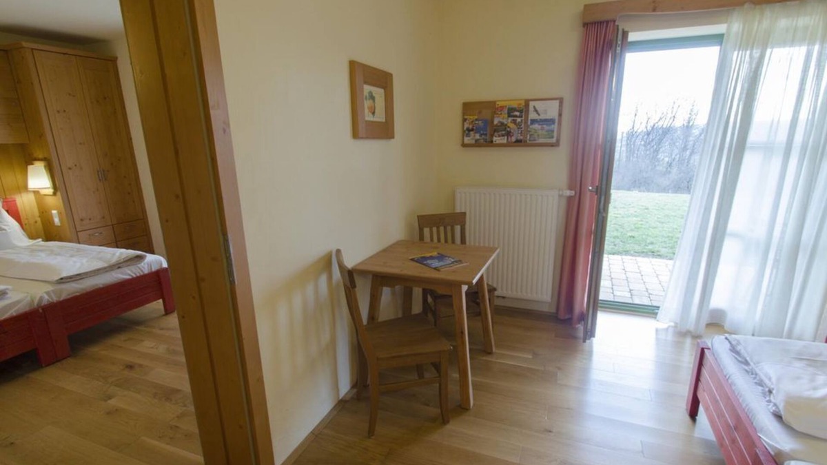 Tieschen House | Superior four-bed room - JUFA Hotel Tieschen*