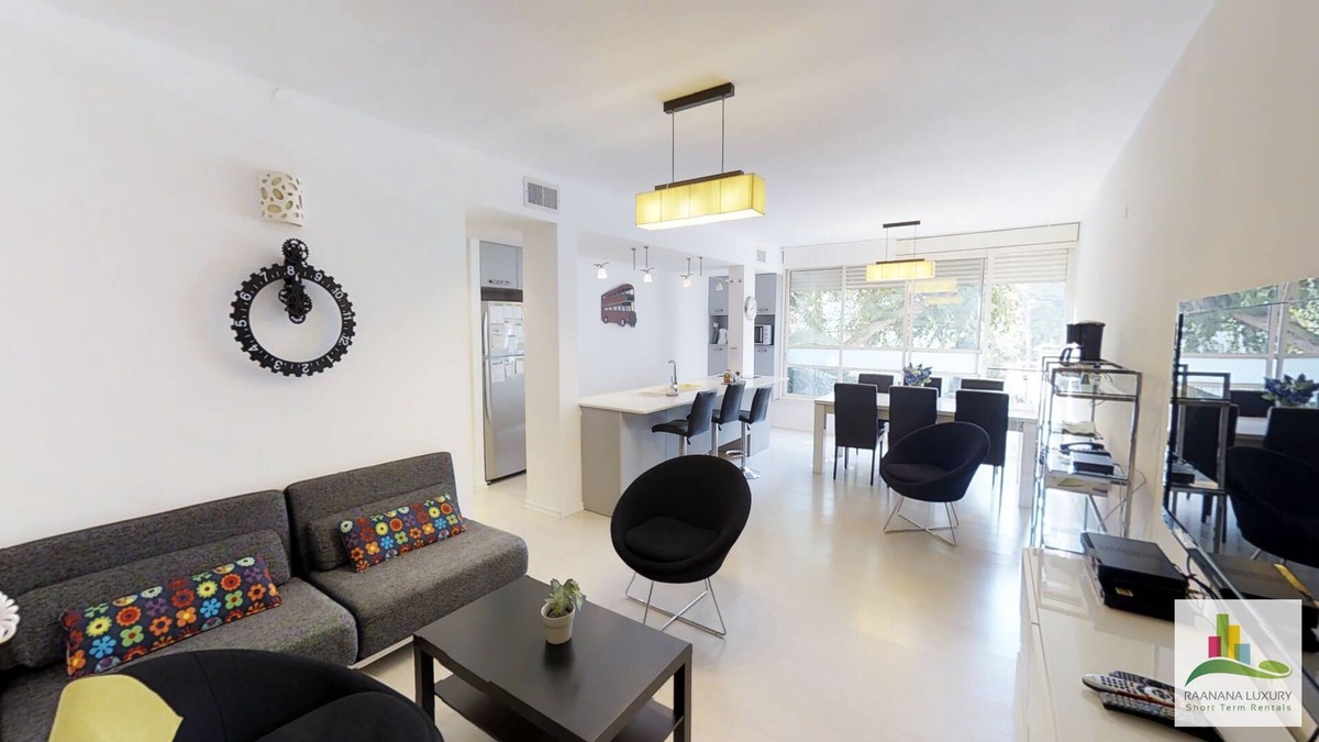 Ra'ananna Apartment | Superior - Kosher 3 BR - City center - Borochov (REF06)