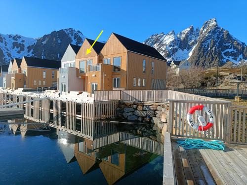 Ballstad Apartment | Superior Ocean View Lofoten
