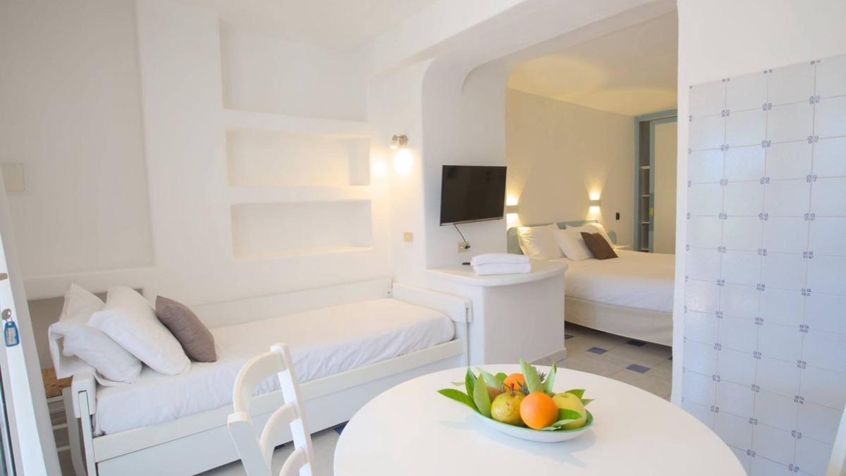 Forio Apartment | Superior Studio with terrace inside Villa & Giardini Ravino!