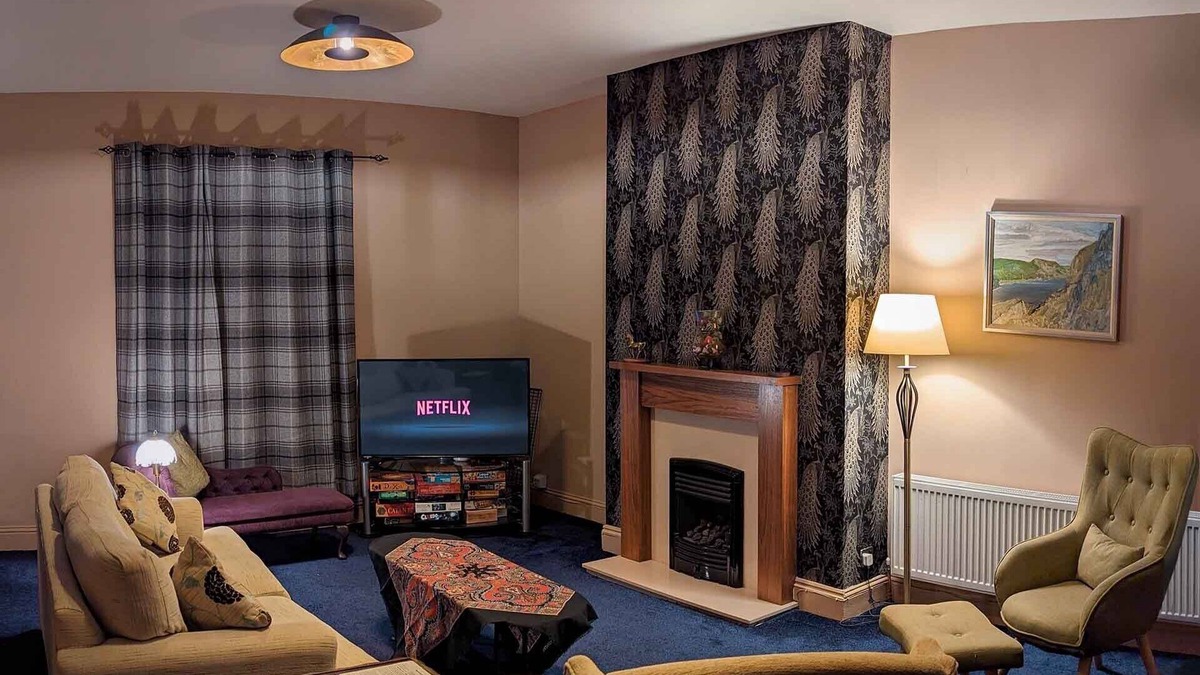 North Bitchburn Apartment | Superking beds, spacious and comfortable first floor apartment near town centre