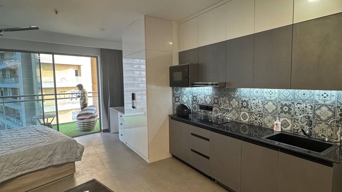 Noida Apartment | SUPERNOVA RETREATS Cozy 1-bedroom apartment with AC, WiFi in nice Noida