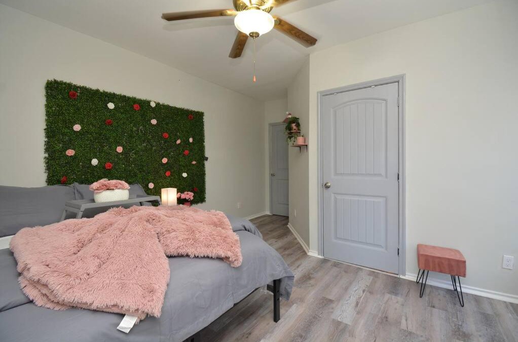Greater East End Apartment | SuperValue Suite #8 @ East End Revitalized