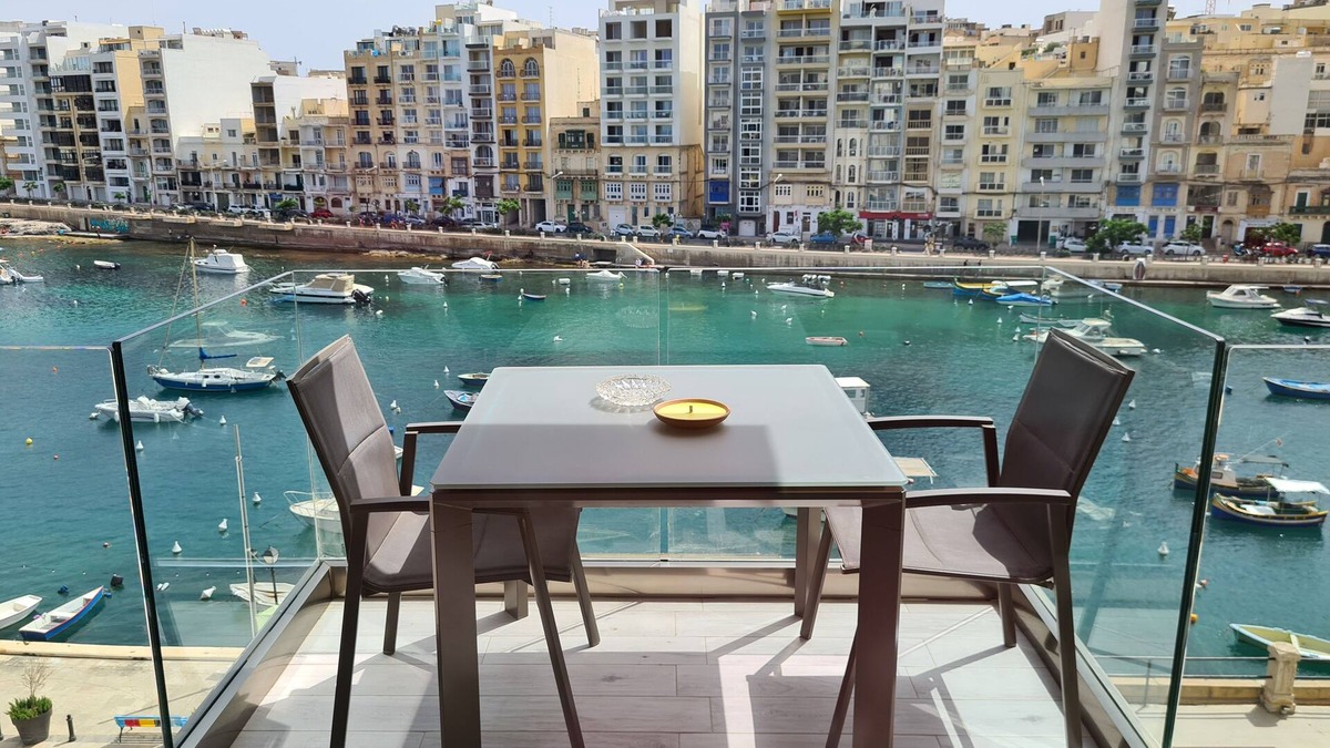 Paceville Apartment | Supreme Seafront 1 Bedroom Apartment in St.Julian's