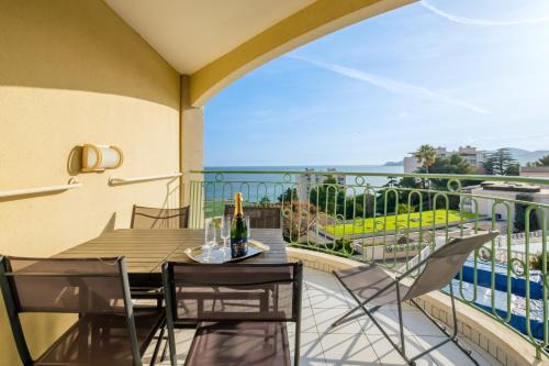 La Croix des Gardes Apartment | Sur la mer