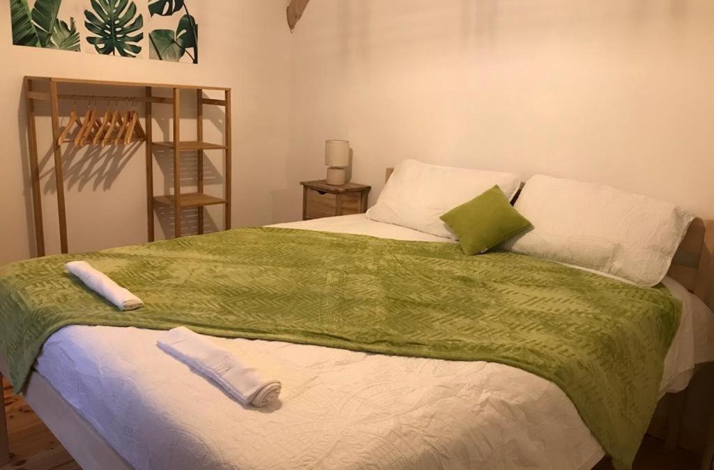 Villefort Apartment | Sur les rochers du lac & location-rando en VTT