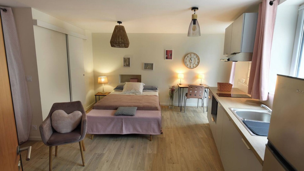Arbent Apartment | SURAN La Source, a haven of pink and grey!