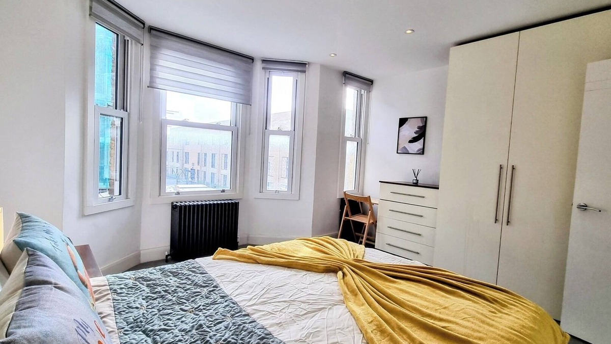 Berrylands Apartment | Surbiton Luxury Garden House 19