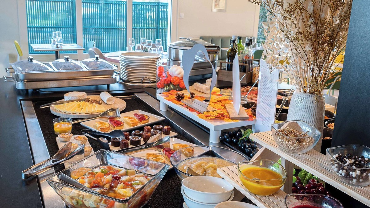 Tonnay-Charente Hotel | Sure Hotel by Best Western Rochefort-Sur-Mer