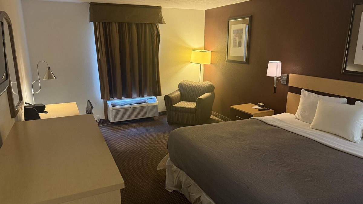 Obetz Hotel | Surestay By Best Western Obetz Rickenbacker Airport