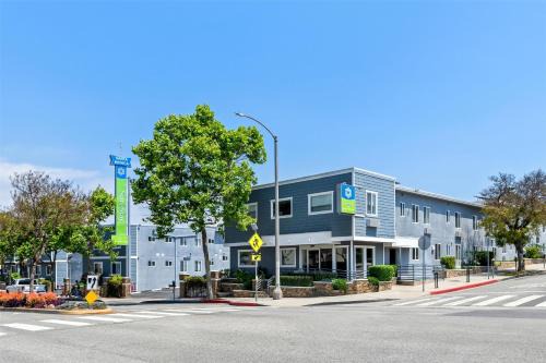 Sunset Park Hotel | SureStay Hotel by Best Western Santa Monica