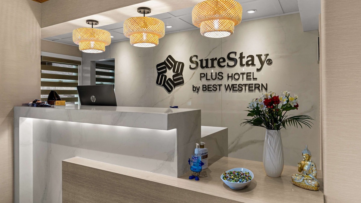 Brooks Hotel | SureStay Plus by Best Western Brooks