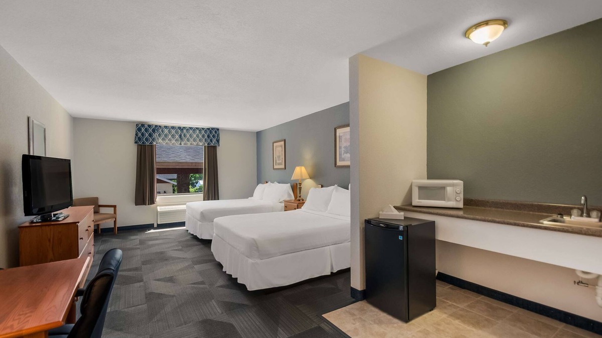 Berkeley Springs Hotel | SureStay Plus Hotel by Best Western Berkeley Springs