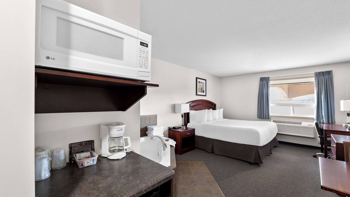 Hardisty Hotel | SureStay Plus Hotel by Best Western Hardisty