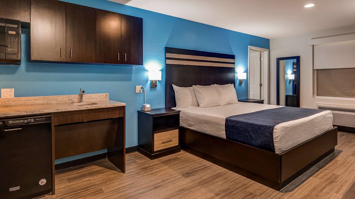Humble Hotel | SureStay Plus Hotel by Best Western Humble