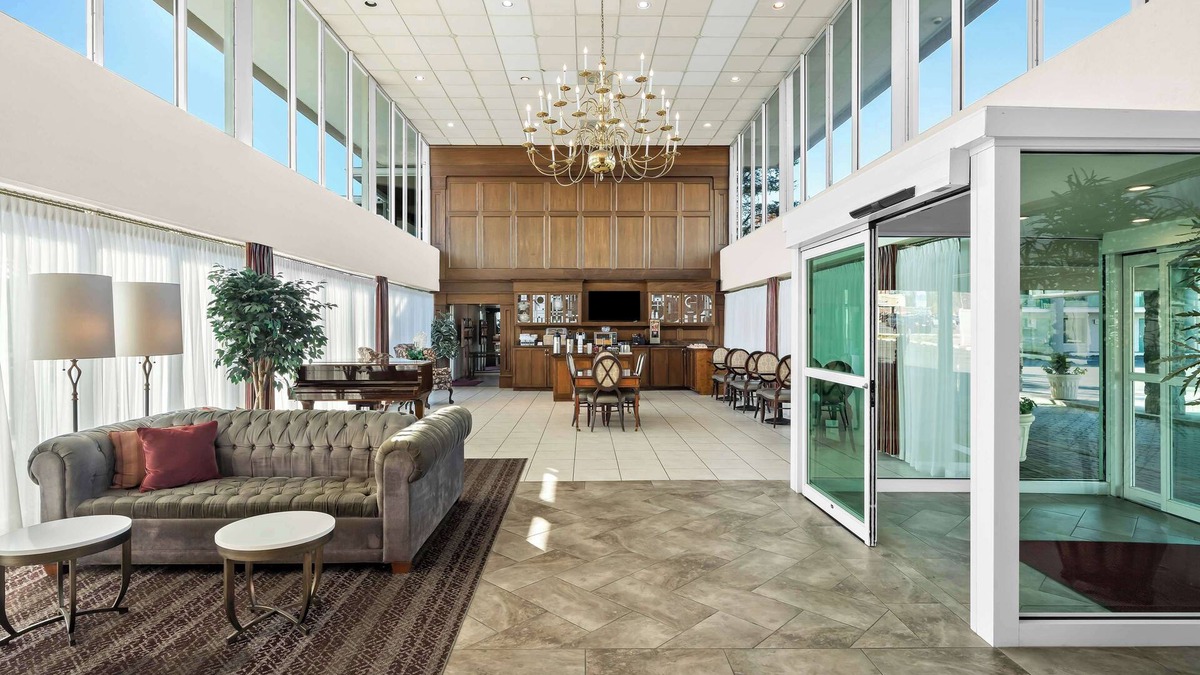 Wilmington Hotel | SureStay Plus Hotel by Best Western Brandywine Valley