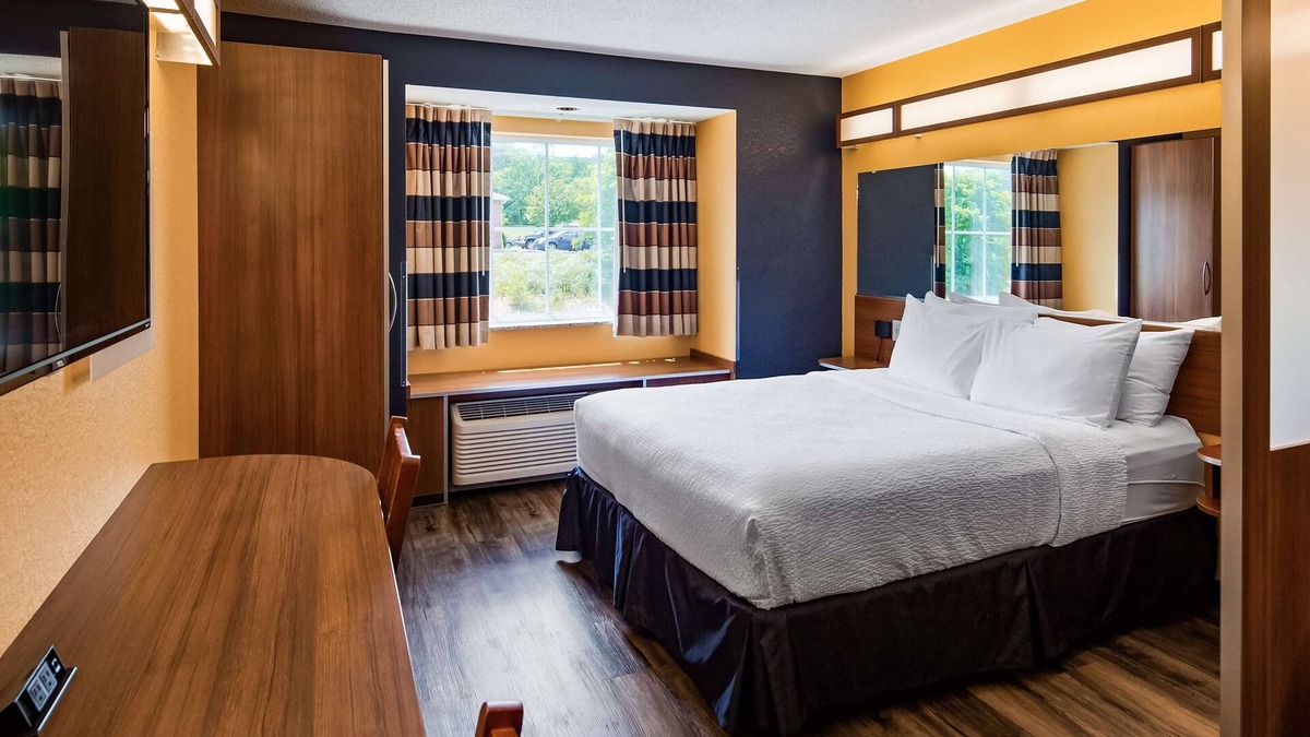 Keyser Hotel | SureStay Plus Hotel by Best Western Keyser