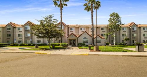 Rocklin Hotel | SureStay Plus Hotel by Best Western Rocklin