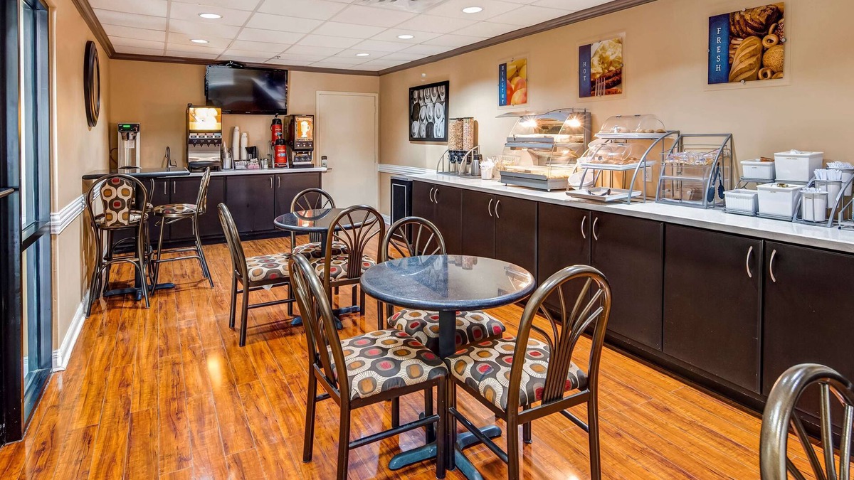 Alvin Hotel | SureStay Plus Hotel by Best Western Alvin
