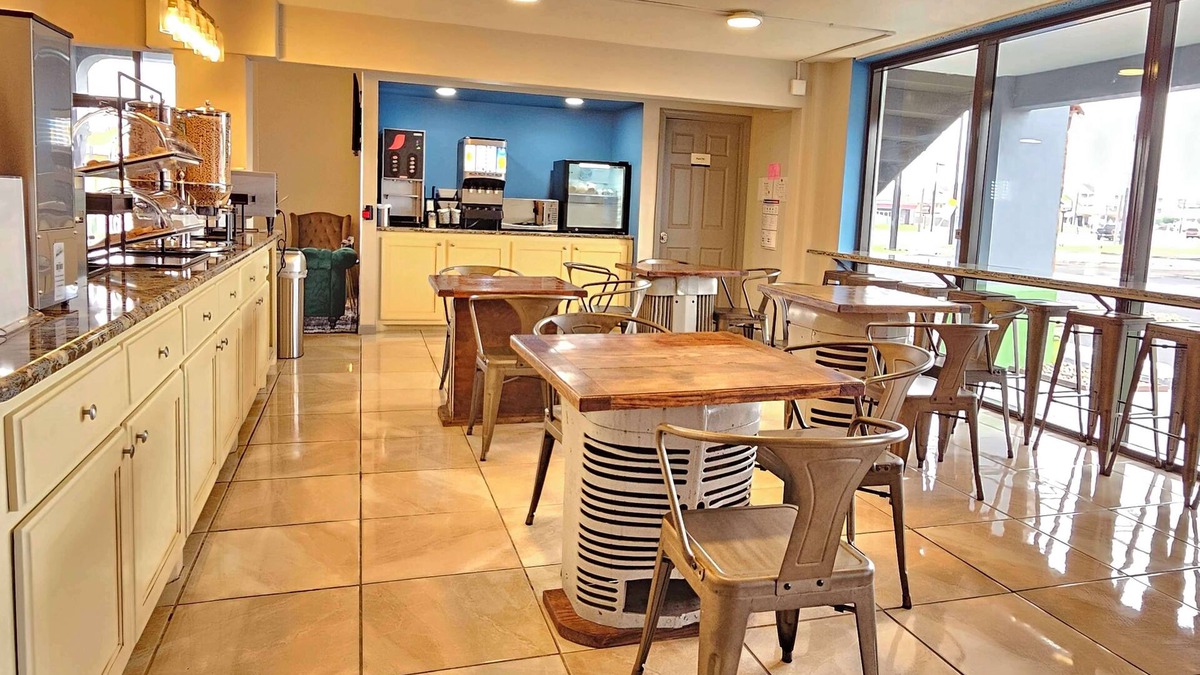 Victoria Hotel | Surestay Studio By Best Western Victoria