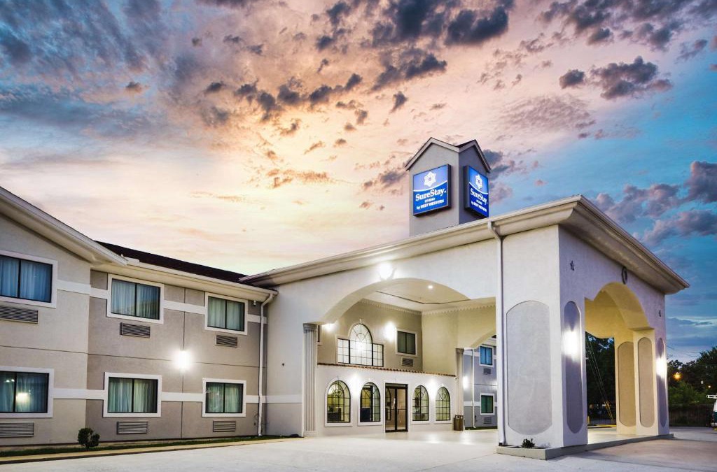 Conroe Hotel | SureStay Studio by Best Western Conroe Downtown