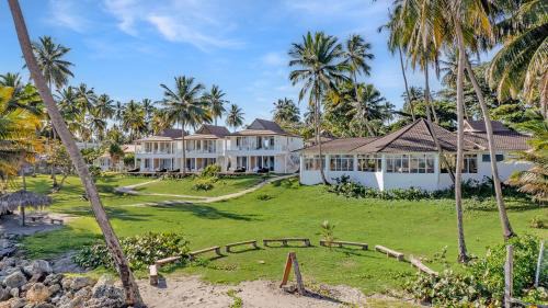 Las Canas House | Surf and Yoga Retreat for Groups Near Cab!