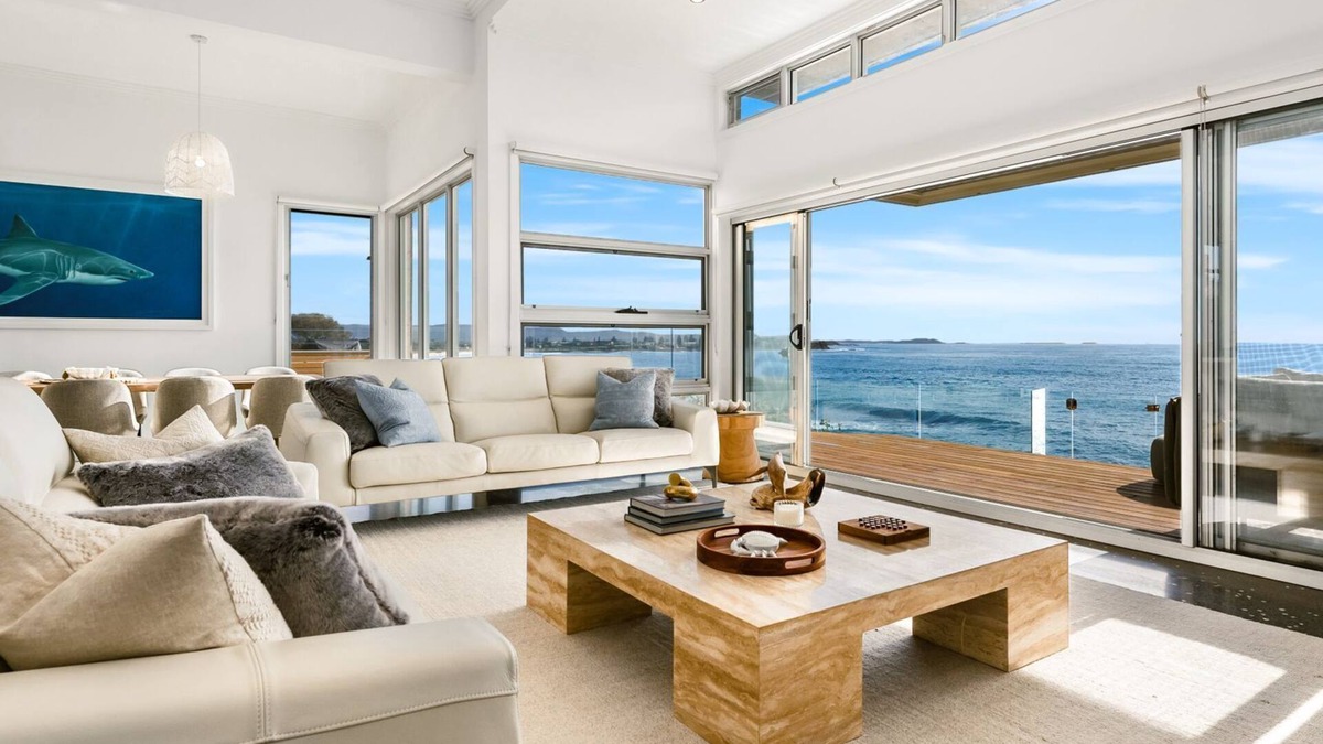 Shellharbour House | Surf Beach House - Absolute Waterfront
