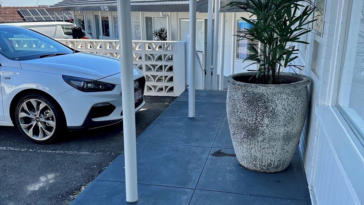 Charlestown Hotel | Surf Beach Motel Newcastle