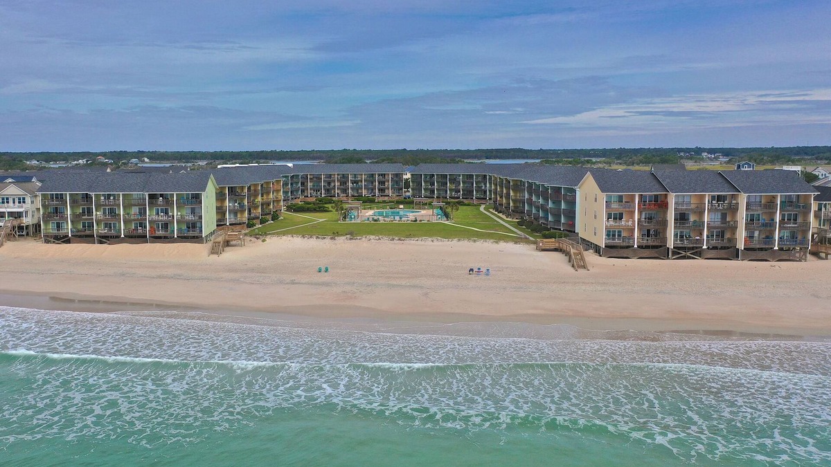 Surf City Condo | Surf Condo 518 - HeavenLee By The Sea - First Floor End Unit