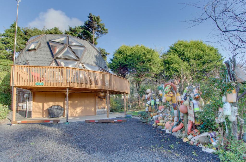 Otter Rock House | Surf Dome at Otter Rock