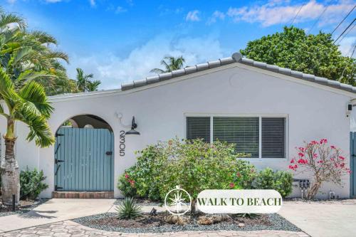 Lauderdale Beach House | Surf KeySteps from Beach Beautiful Courtyard Hot Tub H0MES