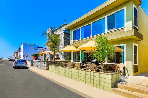 West Newport House | Surf N Sand 1 & 2