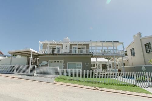 Wavecrest House | Surf n Sea Beachfront Holiday Home