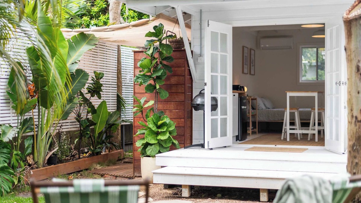 Wooloweyah House | Surf Shack Bungalow - Oceanstays