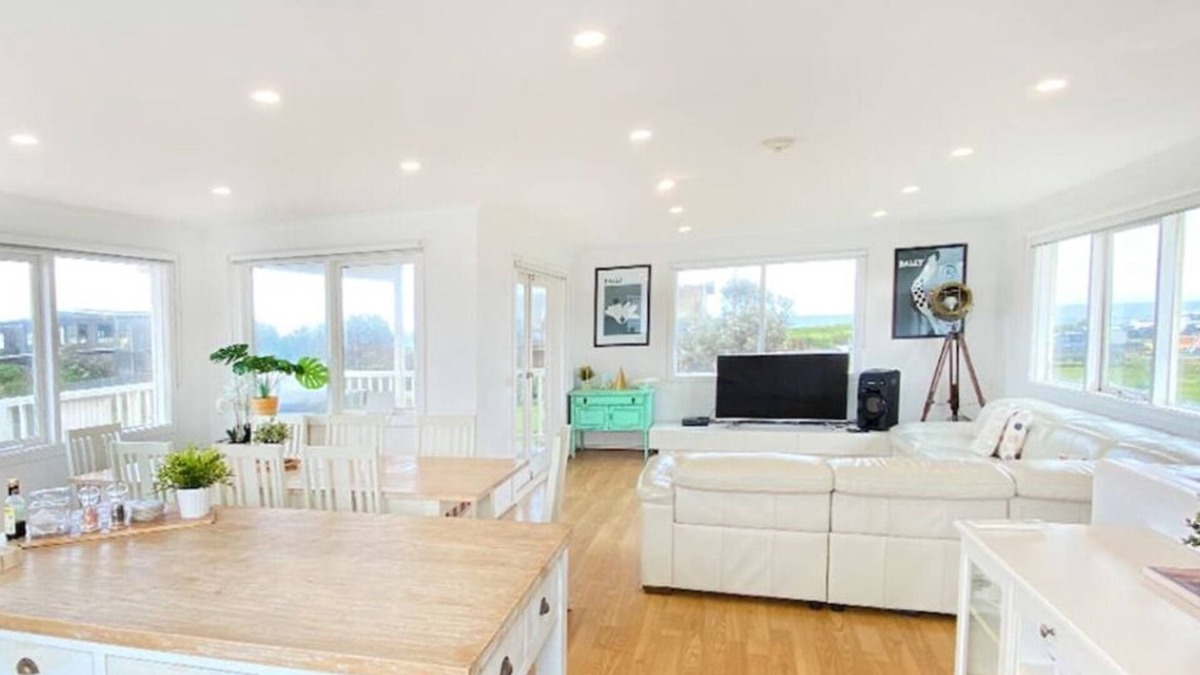 Powlett River House | Surf Shack on Stradbroke