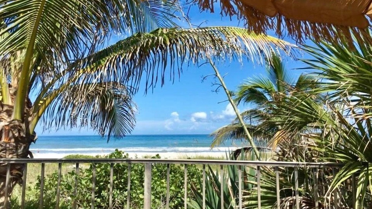 Cocoa Beach Hotel | Surf Studio Beach Resort