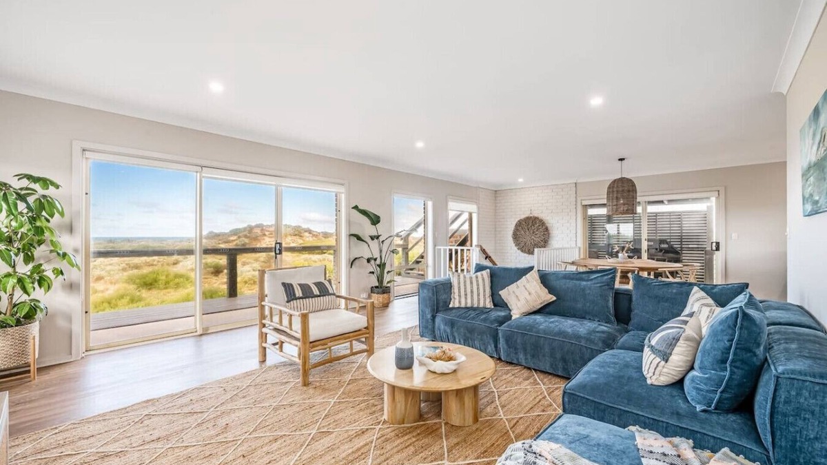 Middleton House | Surfers Reserve - Beachfront