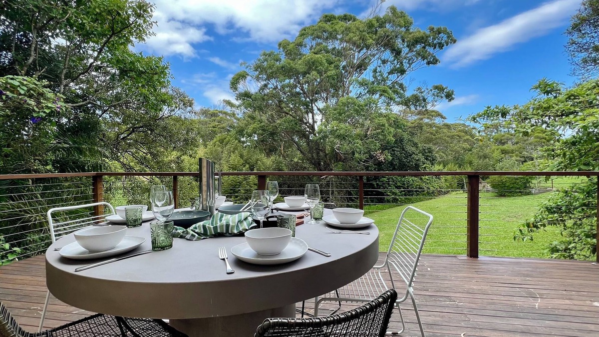 Nambucca Heads House | Surfers shack - peaceful & minutes walk to the beach in stunning Nambucca