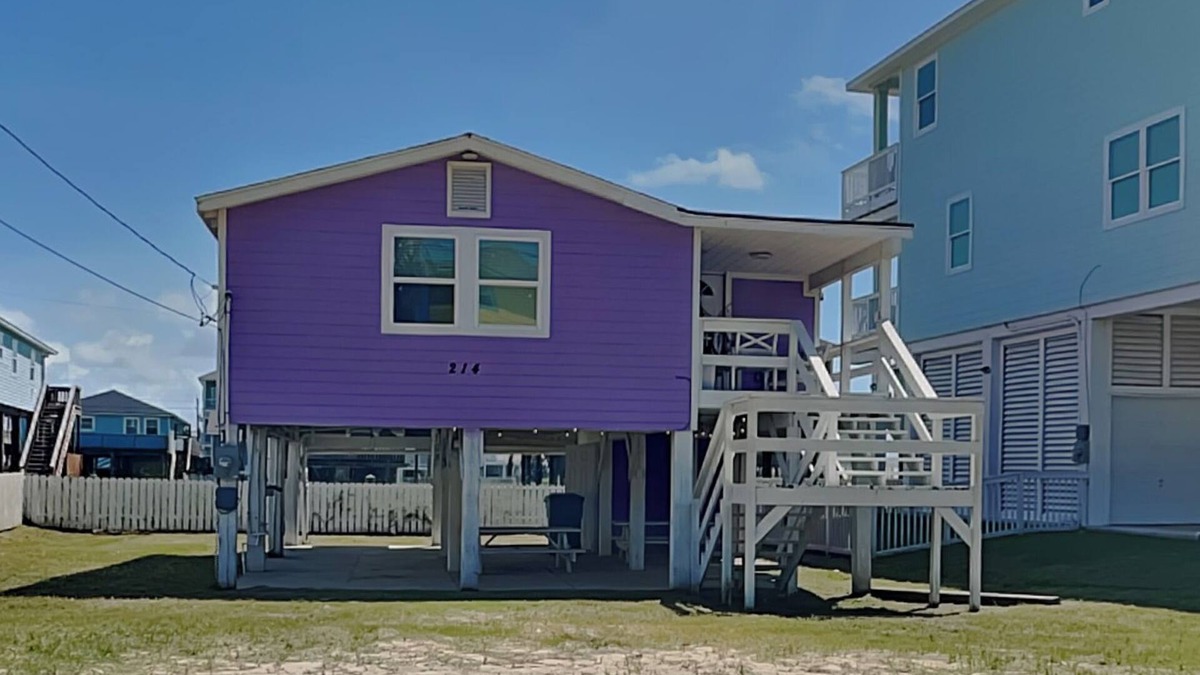 Surfside Beach House | Surfside Beach Bungalow | Water Views + Community Pool