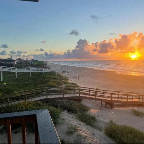 Surfside Beach House | Surfside Beachfront Luxe