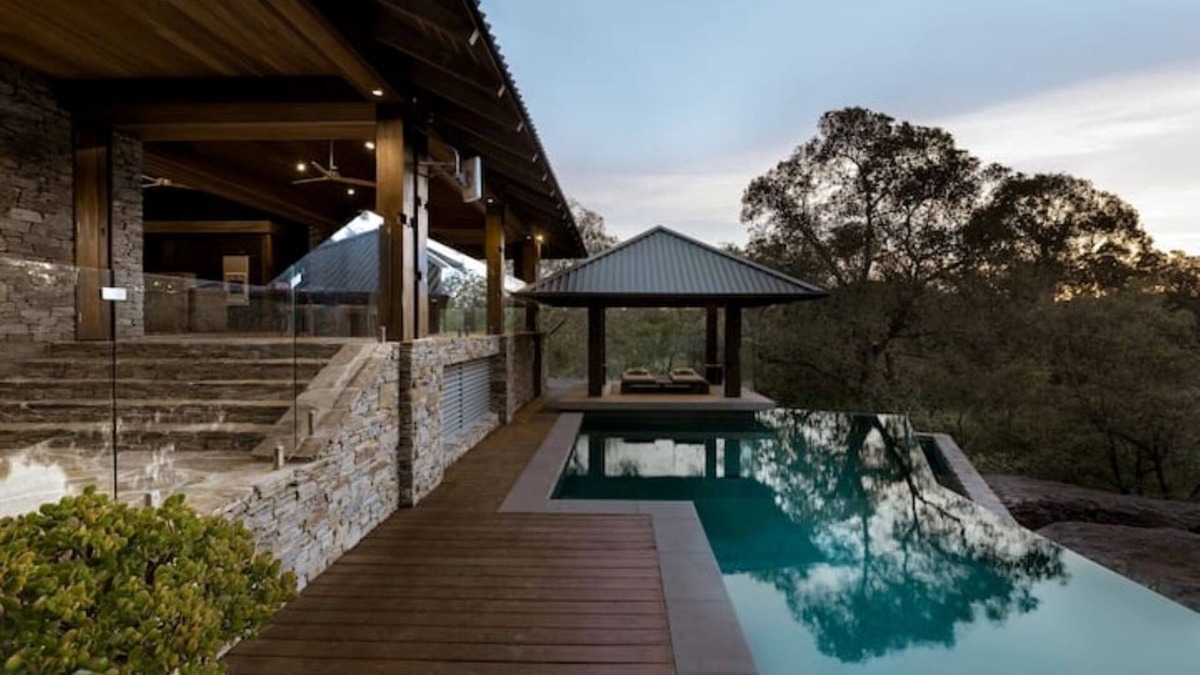 Cattai House | Surin Estate: Spacious 5-bedroom estate in brilliant Cattai with Pool and Garden