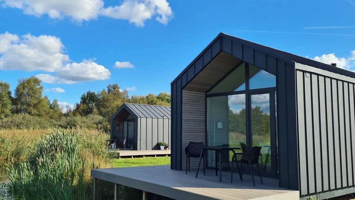 Municipality of Smallingerland Ski Chalet | Surprising Tiny house in the middle of nature