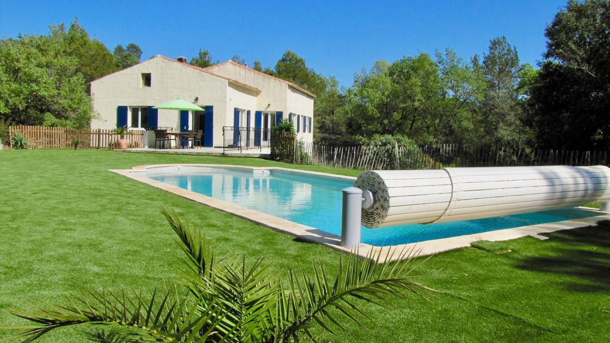 La Verdiere House | Surrounded by nature, Gorges du Verdon, 5 bedrooms, sleeps 12, swimming pool