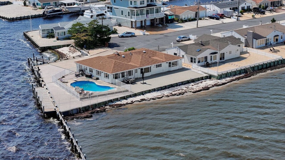 Waretown House | Surrounded by the bay with pool!