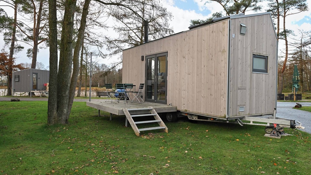 Schortens House | Sustainable Tiny House Pioneer by the natural bathing lake in Friesland
