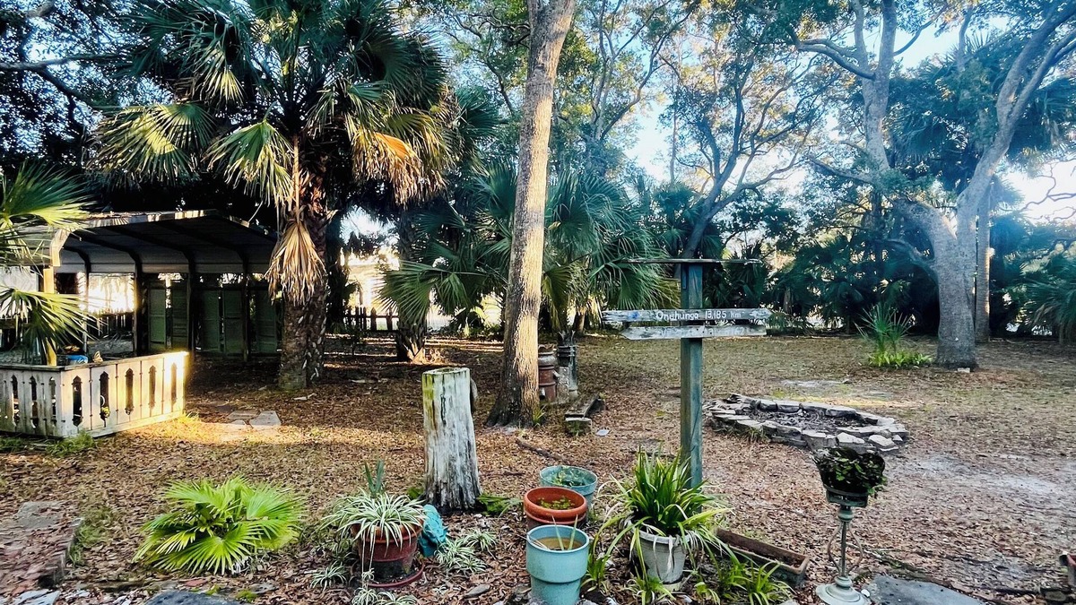 Historic Downtown Apalachicola Cottage | Sutton Place: Downtown Apalachicola Cottage