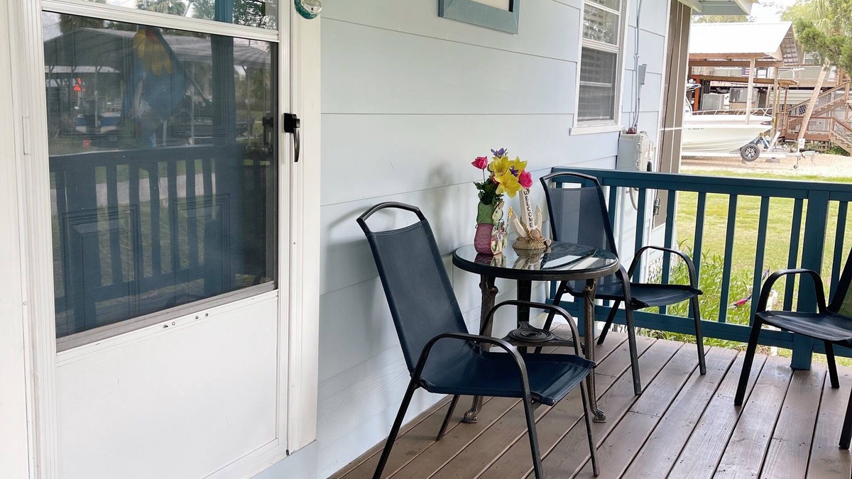 Chiefland House | Suwannee at the Gulf, Free Trailer parking, Screen Patio, King and Queen bed +