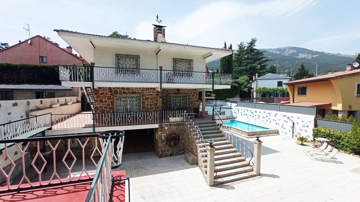 San Lorenzo de El Escorial Ski Chalet | SUYOLUCE, villa with private pool * El Escorial *